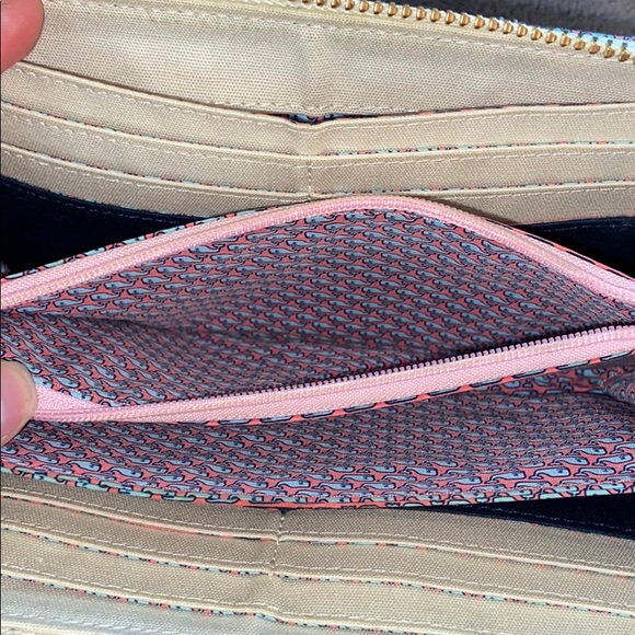 Vineyard Vines Continental Whale zip around wallet - Picture 7 of 8